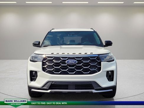 Used 2025 Ford Explorer ST-Line w/ Premium Package AWD/4WD image 9