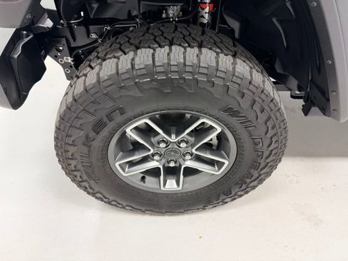 Used 2024 Jeep Gladiator Mojave image 19