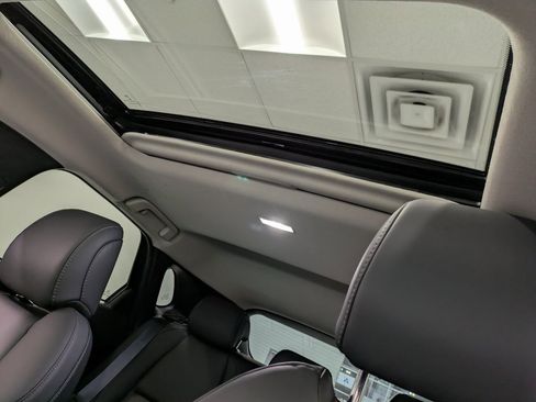 Certified 2025 MAZDA CX-30 AWD 2.5 S w/ Preferred Package image 21