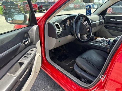 Used 2008 Dodge Magnum SXT RWD image 5