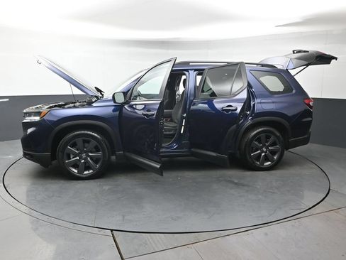 Used 2025 Honda Pilot Sport image 46