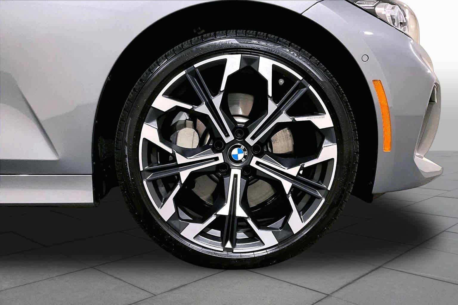 Used 2026 BMW 330i xDrive Sedan w/ Premium Package AWD/4WD image 10