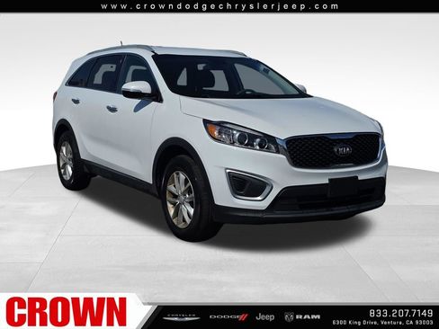 Used 2017 Kia Sorento FWD image 1