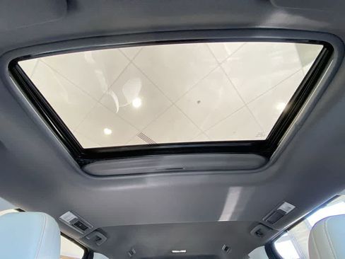 Used 2022 Toyota Sienna XSE AWD/4WD image 25
