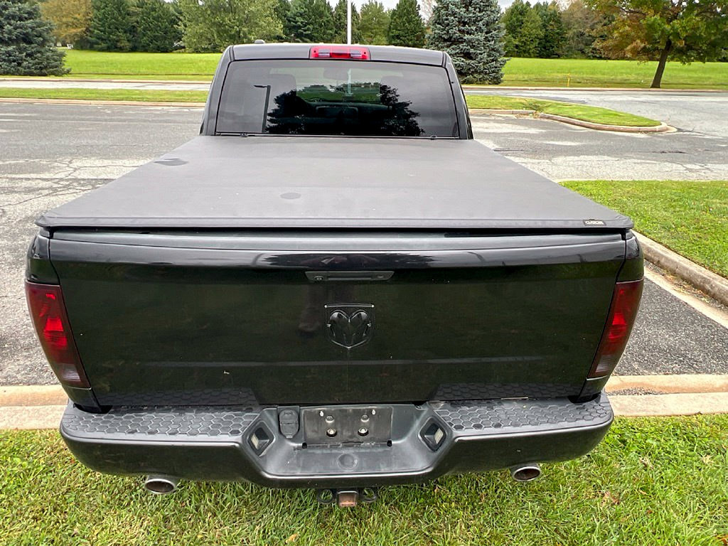 Used 2015 RAM 1500 Express AWD/4WD image 9