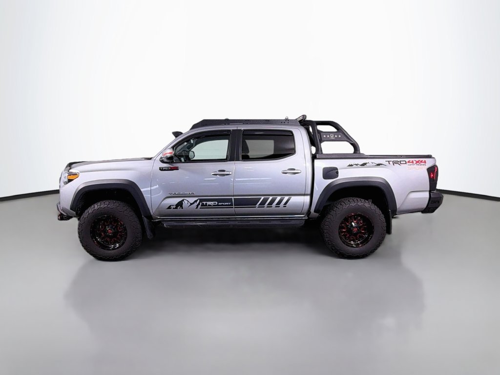 Used 2023 Toyota Tacoma TRD Off-Road AWD/4WD image 3