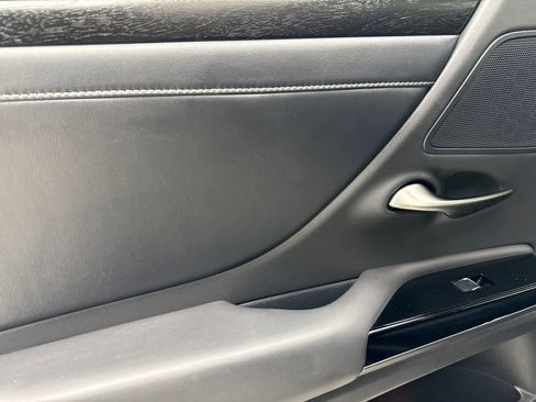 Used 2022 Lexus ES 300h w/ Premium Package FWD image 40
