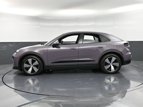 Certified 2025 Porsche Macan 4 Electric image 2