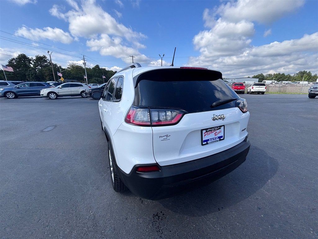 Used 2019 Jeep Cherokee Latitude w/ Popular Appearance Group FWD image 4