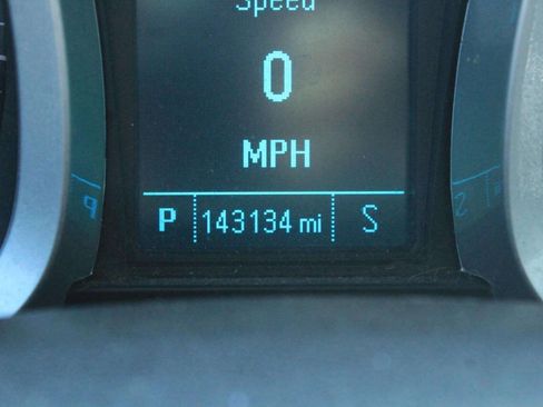 Used 2015 Chevrolet Equinox LT w/ Driver Convenience Package image 9