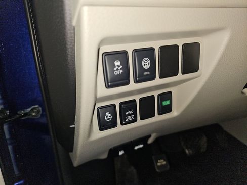 Used 2018 Nissan Rogue Sport SL w/ SL Premium Package image 32