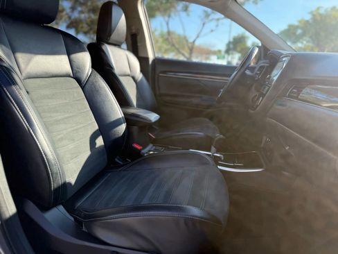 Used 2019 Mitsubishi Outlander SEL image 14