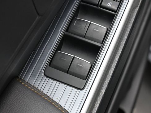 Used 2022 Toyota Sienna XLE Woodland Edition image 13