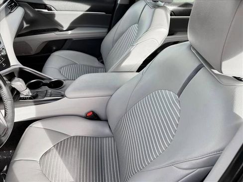 Used 2023 Toyota Camry SE image 10