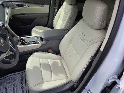 New 2026 Cadillac XT5 Premium Luxury w/ Driver Assist Package AWD/4WD image 9