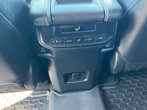 Used 2024 Toyota Grand Highlander AWD image 24
