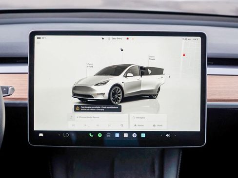 Used 2024 Tesla Model Y Long Range image 13