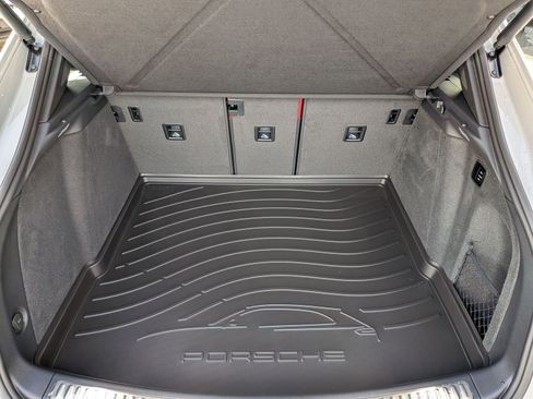 New 2026 Porsche Macan S image 23