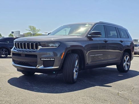 Used 2022 Jeep Grand Cherokee L Limited AWD/4WD image 11