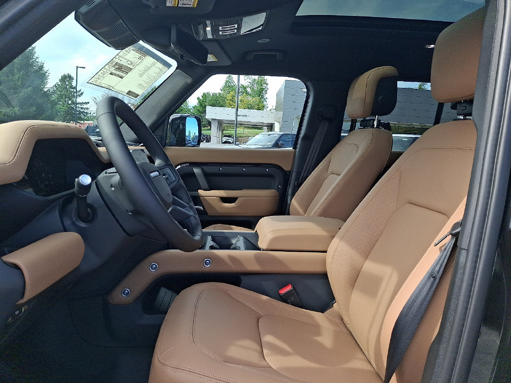 New 2026 Land Rover Defender 110 X-Dynamic SE AWD/4WD image 9