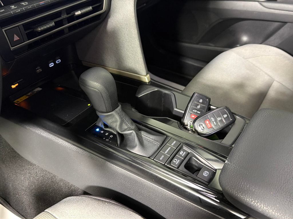 Used 2025 Toyota Camry LE w/ Convenience Package FWD image 23