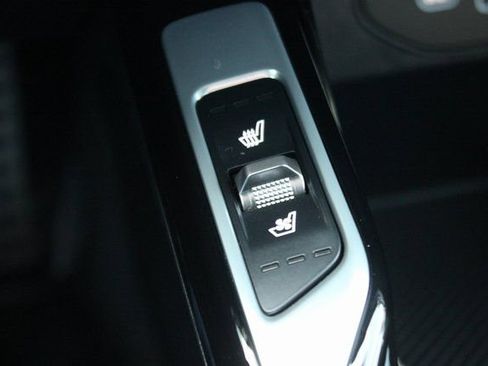 Used 2025 Kia Sorento SX image 11