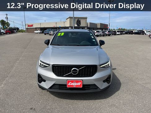 Used 2023 Volvo XC40 B5 Plus AWD/4WD image 10