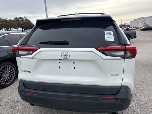 Used 2021 Toyota RAV4 XLE Premium w/ Carpet Mat Package (TMS) image 6