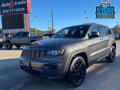 Used 2018 Jeep Grand Cherokee Altitude image 1