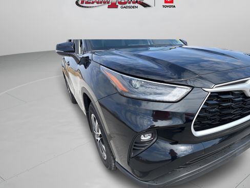 Certified 2024 Toyota Highlander XLE image 9