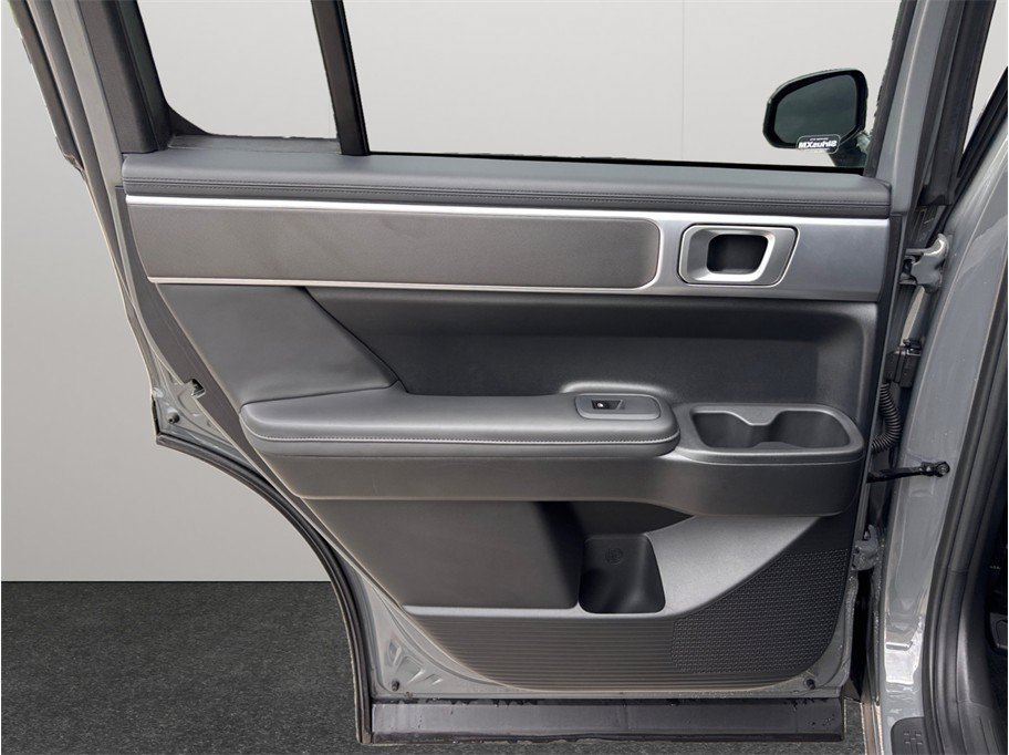 Used 2025 Hyundai Santa Fe SEL FWD image 35