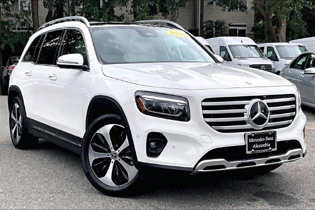 Used 2026 Mercedes-Benz GLB 250 4MATIC image 1