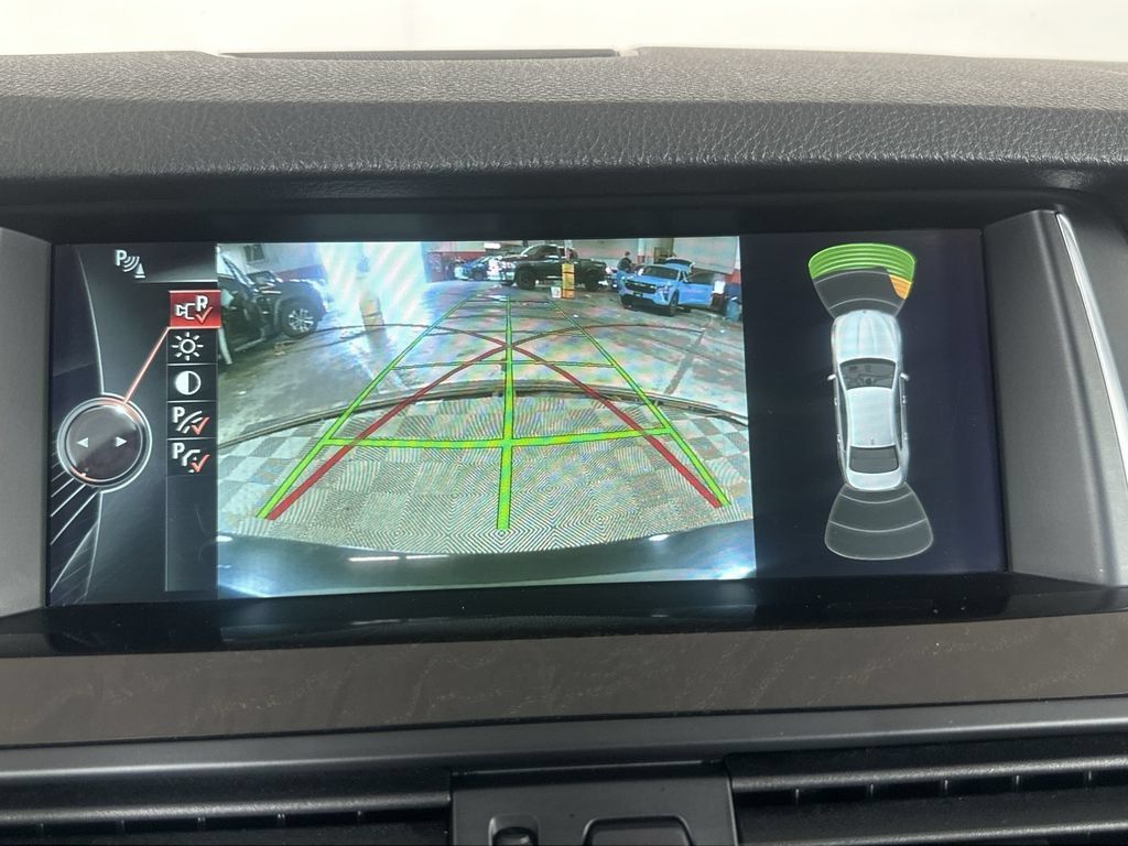 Used 2014 BMW 550i xDrive Sedan AWD/4WD image 18
