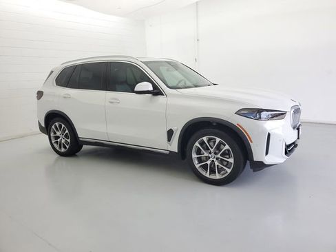 Used 2024 BMW X5 sDrive40i w/ Premium Package RWD image 4