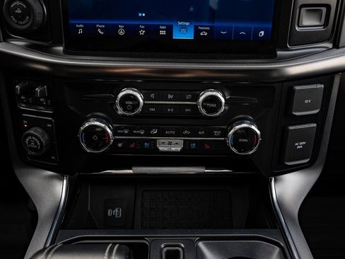 Used 2023 Ford F150 Platinum w/ FX4 Off-Road Package image 39