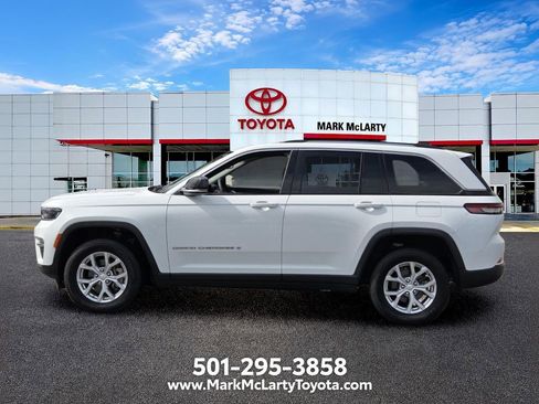 Used 2023 Jeep Grand Cherokee Limited AWD/4WD image 2