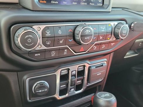 Used 2021 Jeep Wrangler Unlimited Sport AWD/4WD image 19