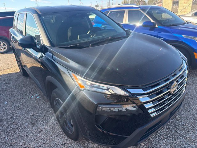 Used 2026 Nissan Rogue SV FWD image 3