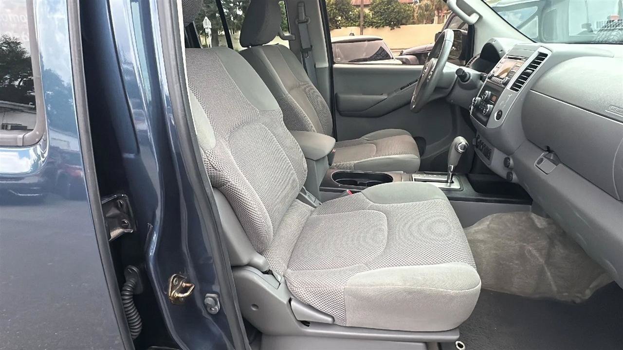 Used 2014 Nissan Frontier SV w/ SV Value Truck Package AWD/4WD image 53