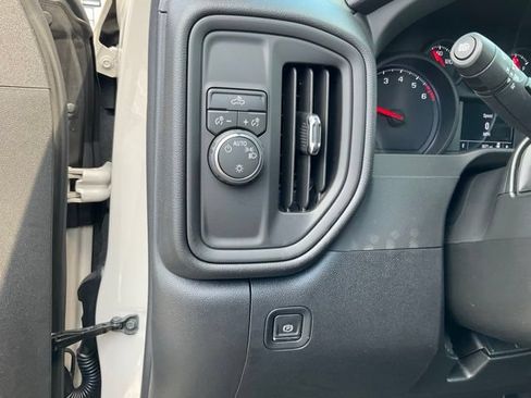 Used 2026 Chevrolet Silverado 1500 Custom w/ Turbomax Blackout Package RWD image 9