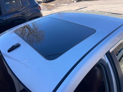 Used 2008 Saturn Aura XR w/ Premium Trim Package image 12