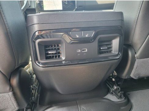 Used 2024 GMC Sierra 1500 AT4 w/ Technology Package image 23