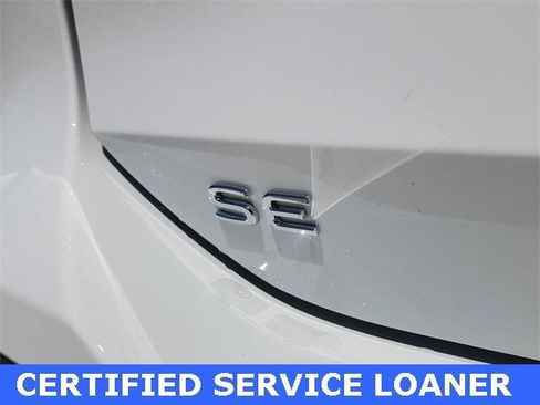 New 2025 Volkswagen Tiguan SE image 5