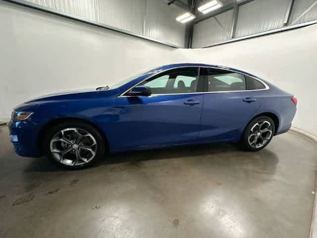 Used 2023 Chevrolet Malibu LT FWD image 2