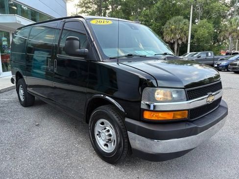 Used 2019 Chevrolet Express 2500 w/ Driver Convenience Package RWD image 7