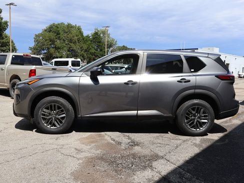 Used 2024 Nissan Rogue S FWD image 4