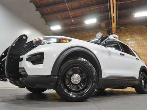 Used 2022 Ford Explorer Police AWD Red/Blue Lightbar a w/ Ready For The Road Package image 3