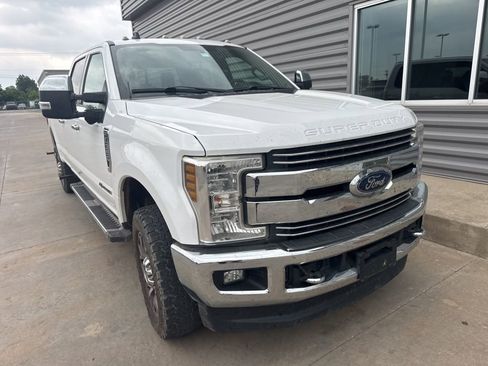 Used 2019 Ford F350 Lariat w/ Chrome Package AWD/4WD image 2