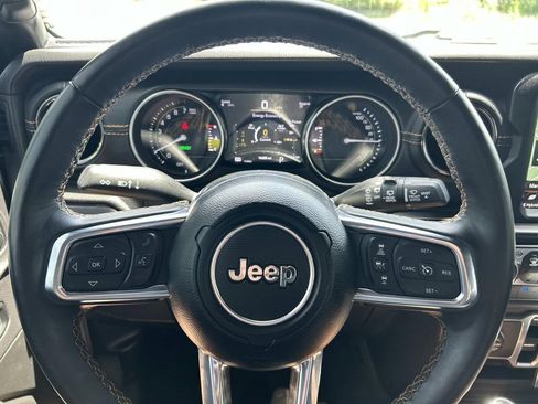 Used 2023 Jeep Wrangler Unlimited Sahara AWD/4WD image 34