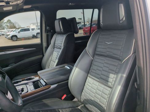 Certified 2025 Cadillac Escalade ESV Sport Platinum AWD/4WD image 19